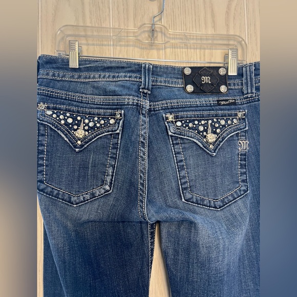 Miss Me straight cut women’s jean silver & jewel decor pockets 32 - Picture 3 of 6
